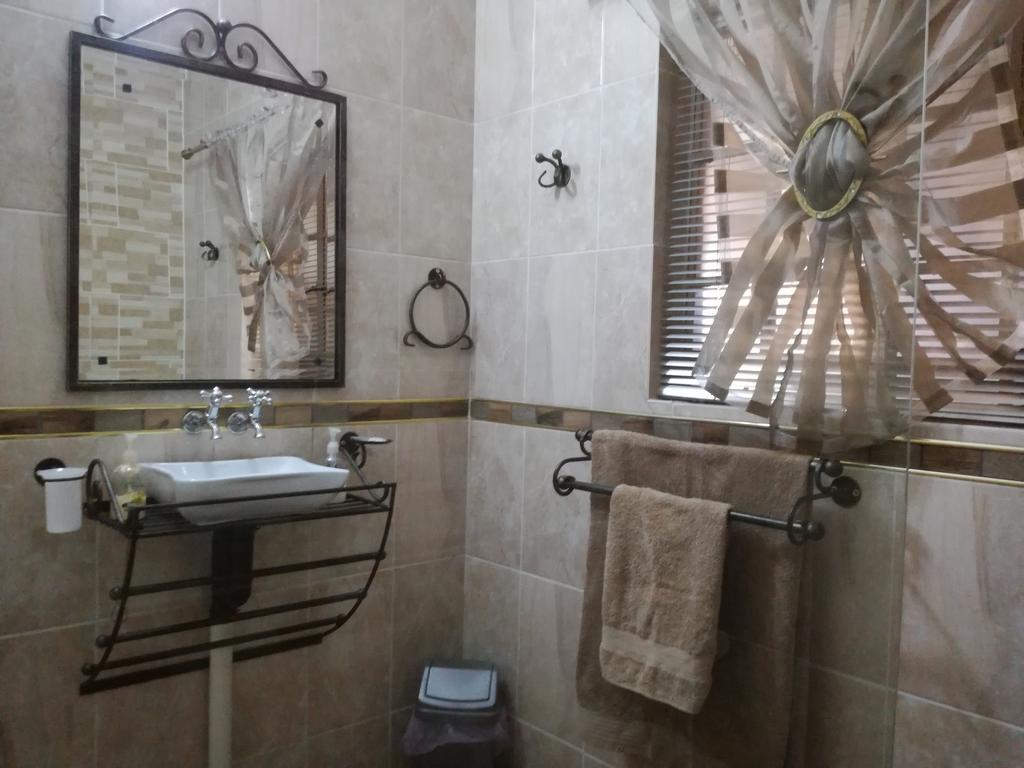 All Over Africa Guest House Kempton Park Exterior foto