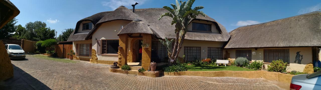 All Over Africa Guest House Kempton Park Exterior foto