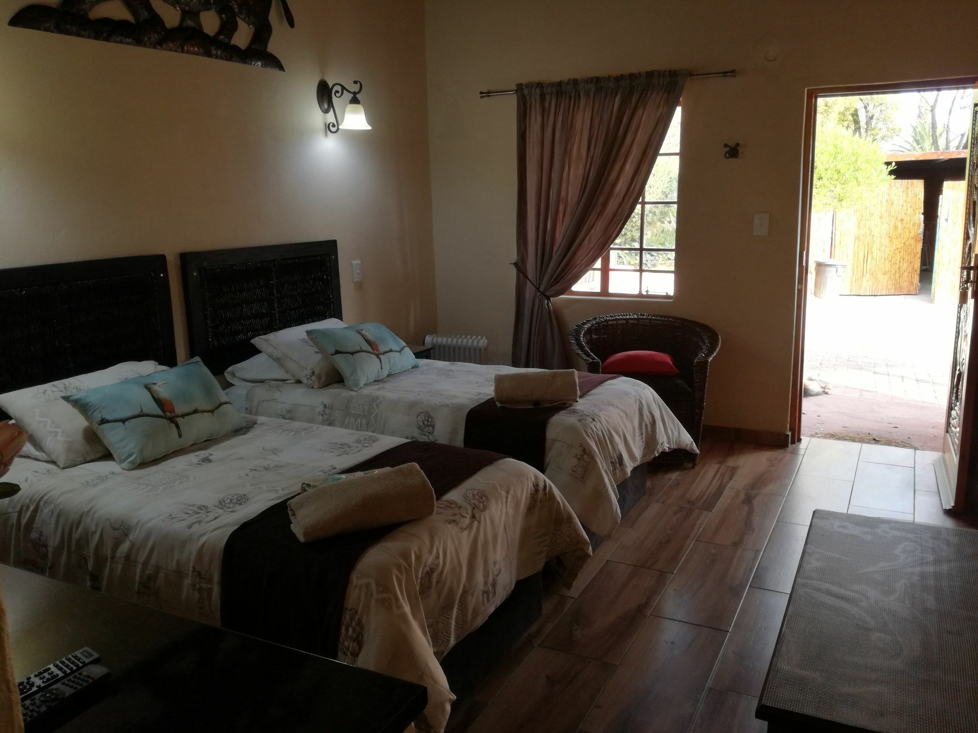 All Over Africa Guest House Kempton Park Exterior foto