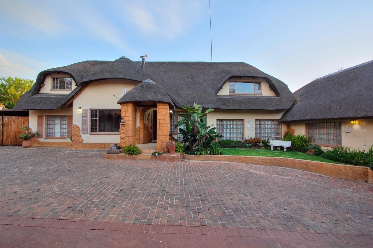 All Over Africa Guest House Kempton Park Exterior foto